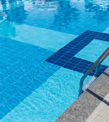 swimming pool cleaning St Kilda