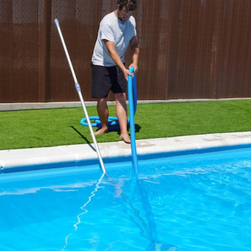 pool cleaning dingley village