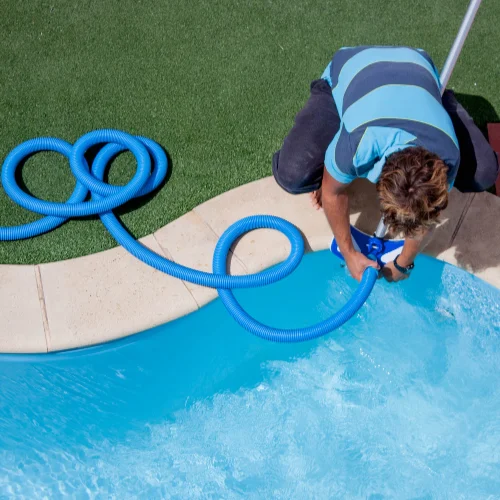 pool maintenance mckinnon