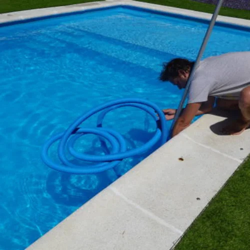 pool cleaning carnegie