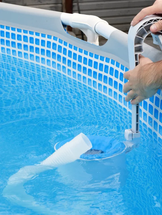 pool maintenance cost bentleigh east