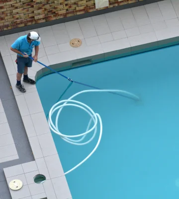 pool cleaning services caulfield north