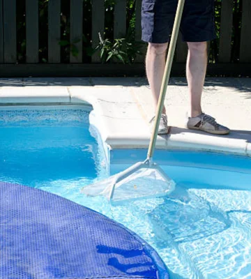 pool maintenance in kooyong