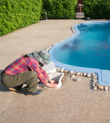 pool maintenance in mont albert