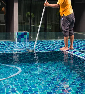 swimming pool maintenance glen waverley