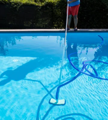 swimming pool maintenance malvern