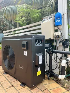 pool cleaning and maintenance