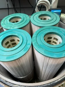 pool cleaning and maintenance