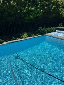 pool cleaning and maintenance
