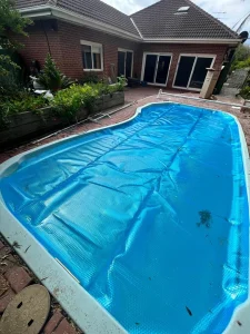 pool cleaning and maintenance