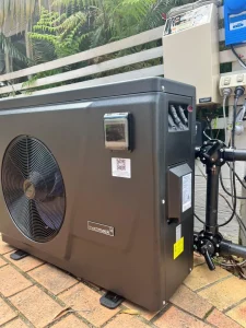 pool cleaning and maintenance