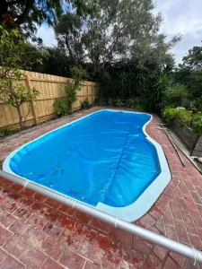 pool cleaning and maintenance