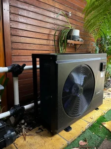 pool cleaning and maintenance