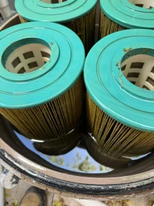 pool cleaning and maintenance