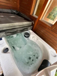 pool cleaning and maintenance