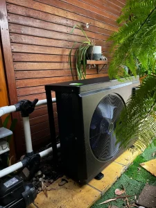 pool cleaning and maintenance