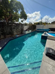 pool cleaning and maintenance