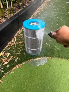 pool cleaning and maintenance