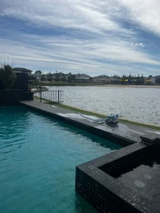 pool cleaning and maintenance