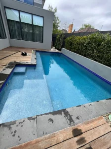 pool cleaning and maintenance
