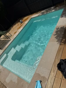 pool cleaning and maintenance