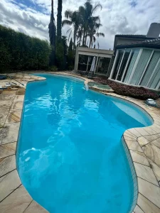pool cleaning and maintenance