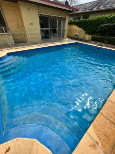 pool cleaning and maintenance