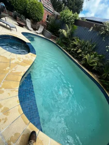 pool cleaning and maintenance