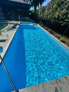 pool cleaning and maintenance