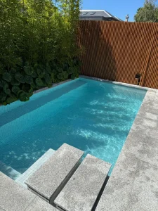 pool cleaning and maintenance