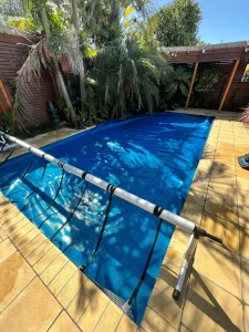 pool cleaning and maintenance