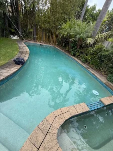pool cleaning and maintenance
