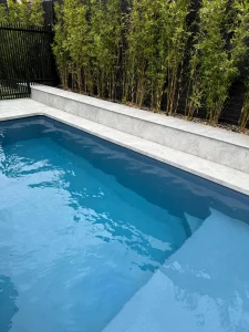 pool cleaning and maintenance
