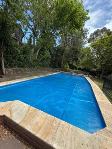 pool cleaning and maintenance