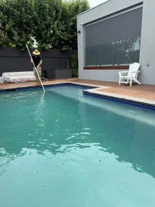 pool cleaning and maintenance