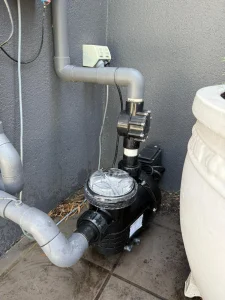 pool cleaning and maintenance