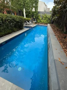 pool cleaning and maintenance