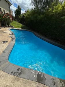 pool cleaning and maintenance