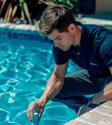 Swimming Pool Cleaning Services Glen Huntly